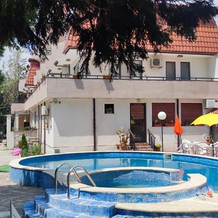 Family Hotel Saint Peter Saints Constantine and Helena Екстер'єр фото