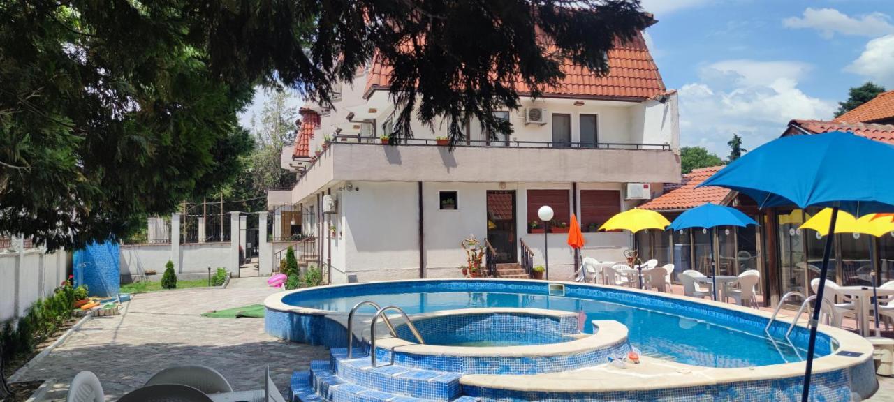 Family Hotel Saint Peter Saints Constantine and Helena Екстер'єр фото