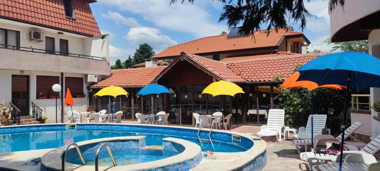 Family Hotel Saint Peter Saints Constantine and Helena Екстер'єр фото