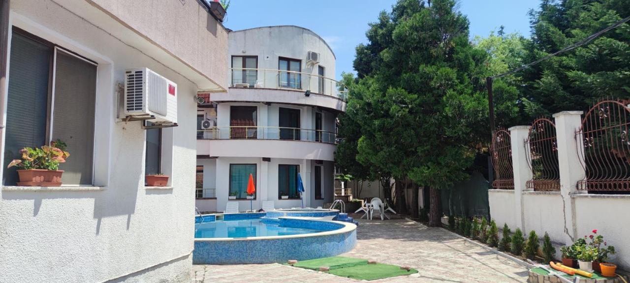 Family Hotel Saint Peter Saints Constantine and Helena Екстер'єр фото