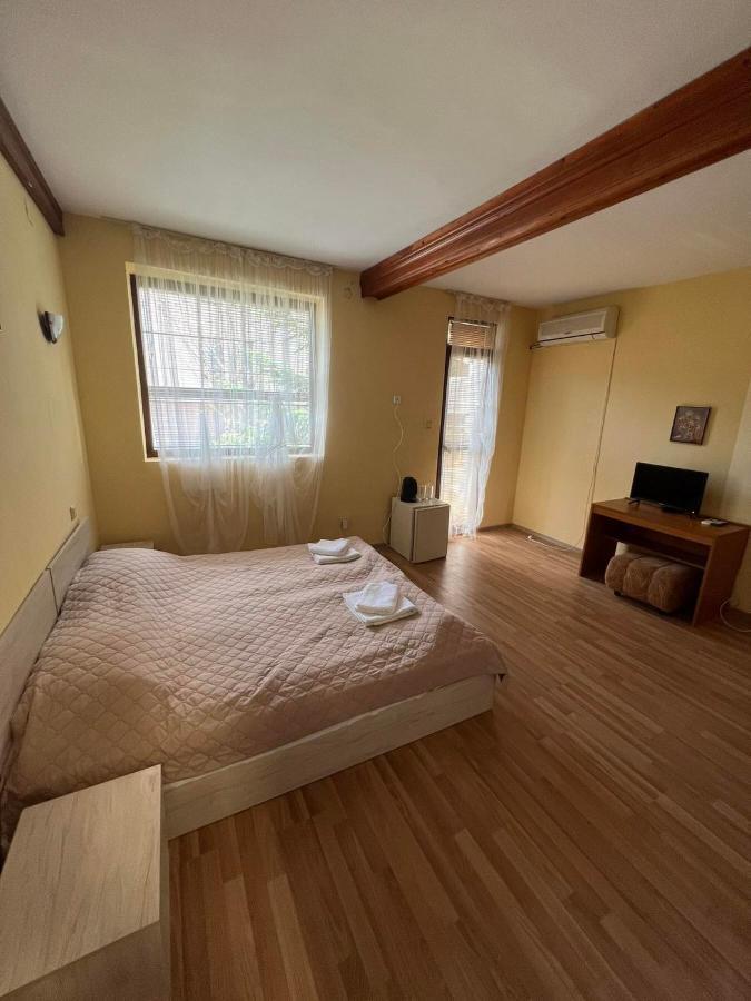 Family Hotel Saint Peter Saints Constantine and Helena Екстер'єр фото