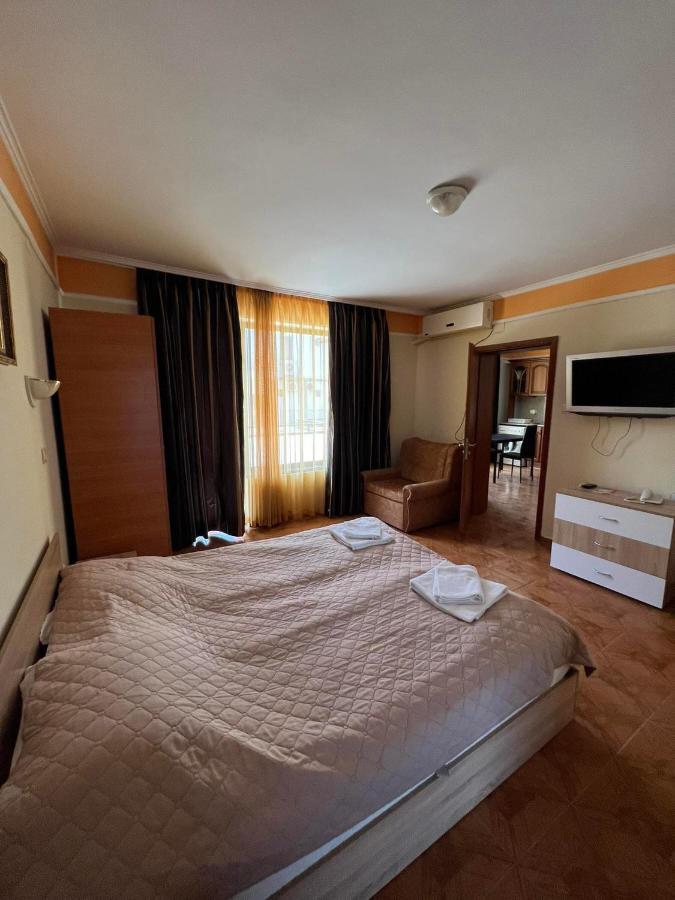 Family Hotel Saint Peter Saints Constantine and Helena Екстер'єр фото