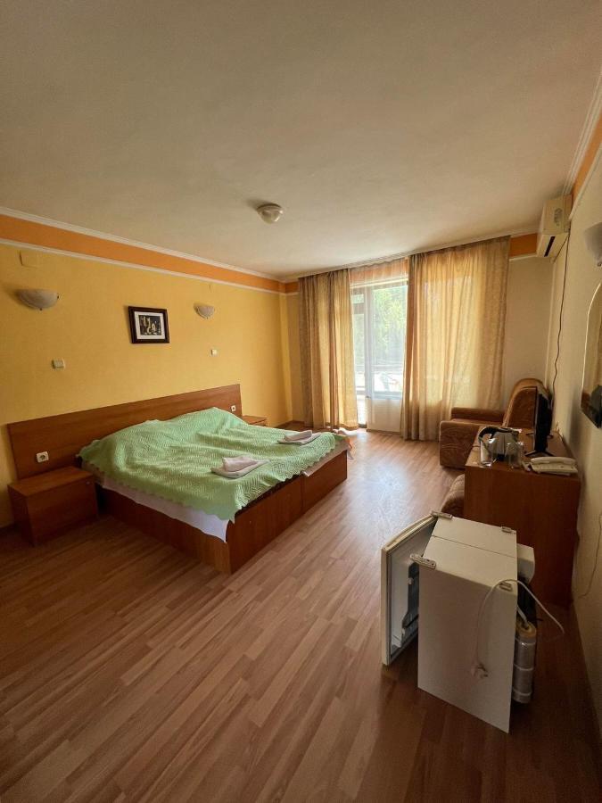 Family Hotel Saint Peter Saints Constantine and Helena Екстер'єр фото